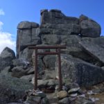 金櫻神社（かなざくらじんじゃ）奥宮・金峰山(2599m）山頂 「五丈岩」